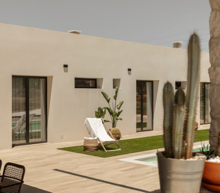 27_PA16_PA16 Tradición, luz, diseño, son los tres pilares de esta casa en el campo perfecta para el verano